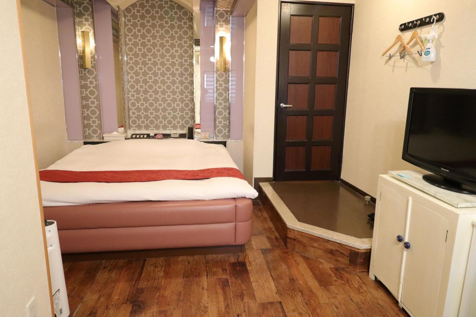天然個室温泉 Hotel Lafontaine 諏訪 (Adults Only) Suwa  Esterno foto